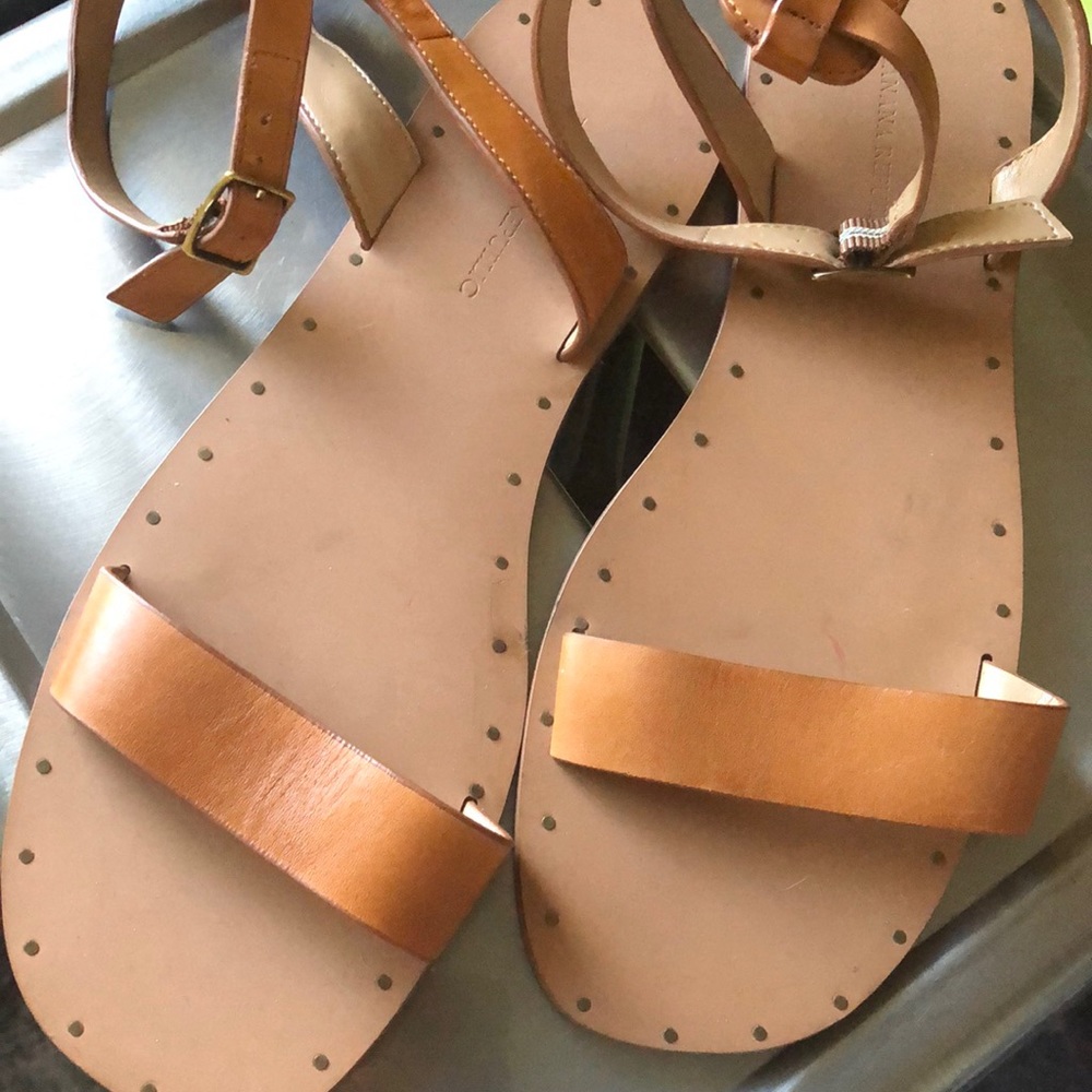 BR Brand New Cognac Sandal